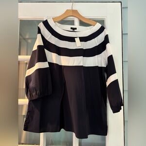 NWT  classic Talbots blouse with side slits and 3/4  sleeves. Size L